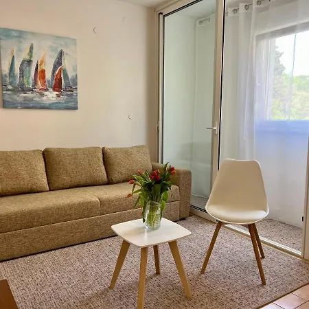 Place Apartment *